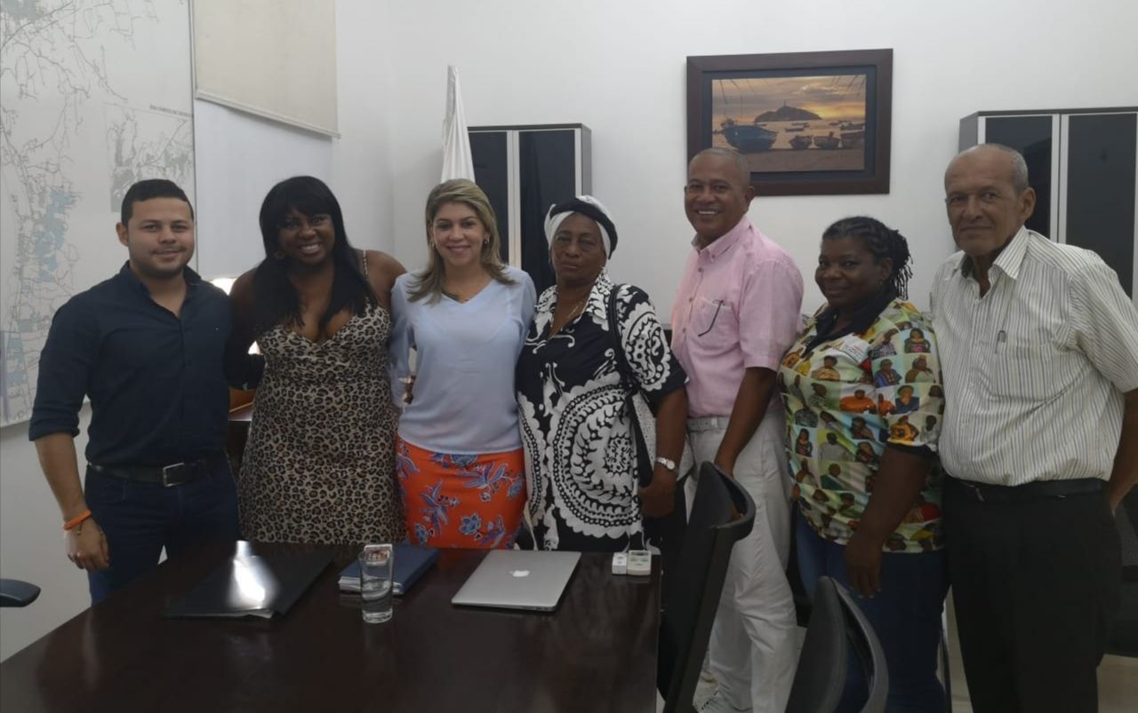 Alcaldesa Virna Johnson lideró mesa de trabajo con representantes de la Unidad Afro, para articular esfuerzos en torno a proyectos estratégicos 
