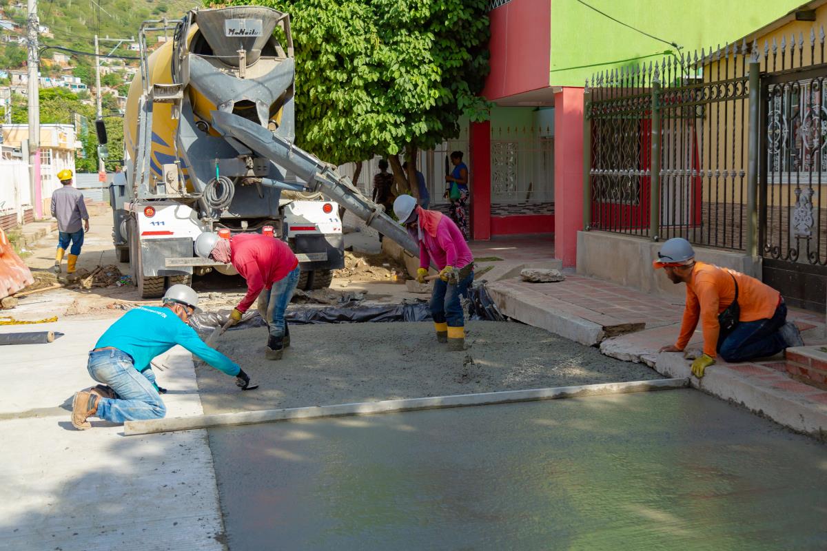 Alcaldía inicia reposición de placas en María Eugenia