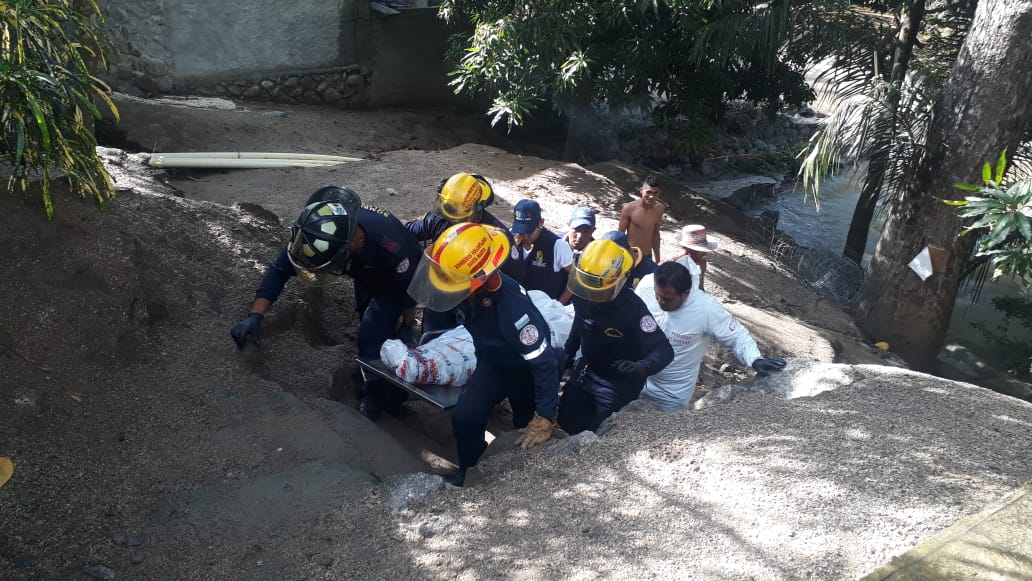 5 personas fueron arrastradas por crecientes súbitas en Santa Marta: Ogricc 5 personas fueron arrastradas por crecientes súbitas en Santa Marta: Ogricc