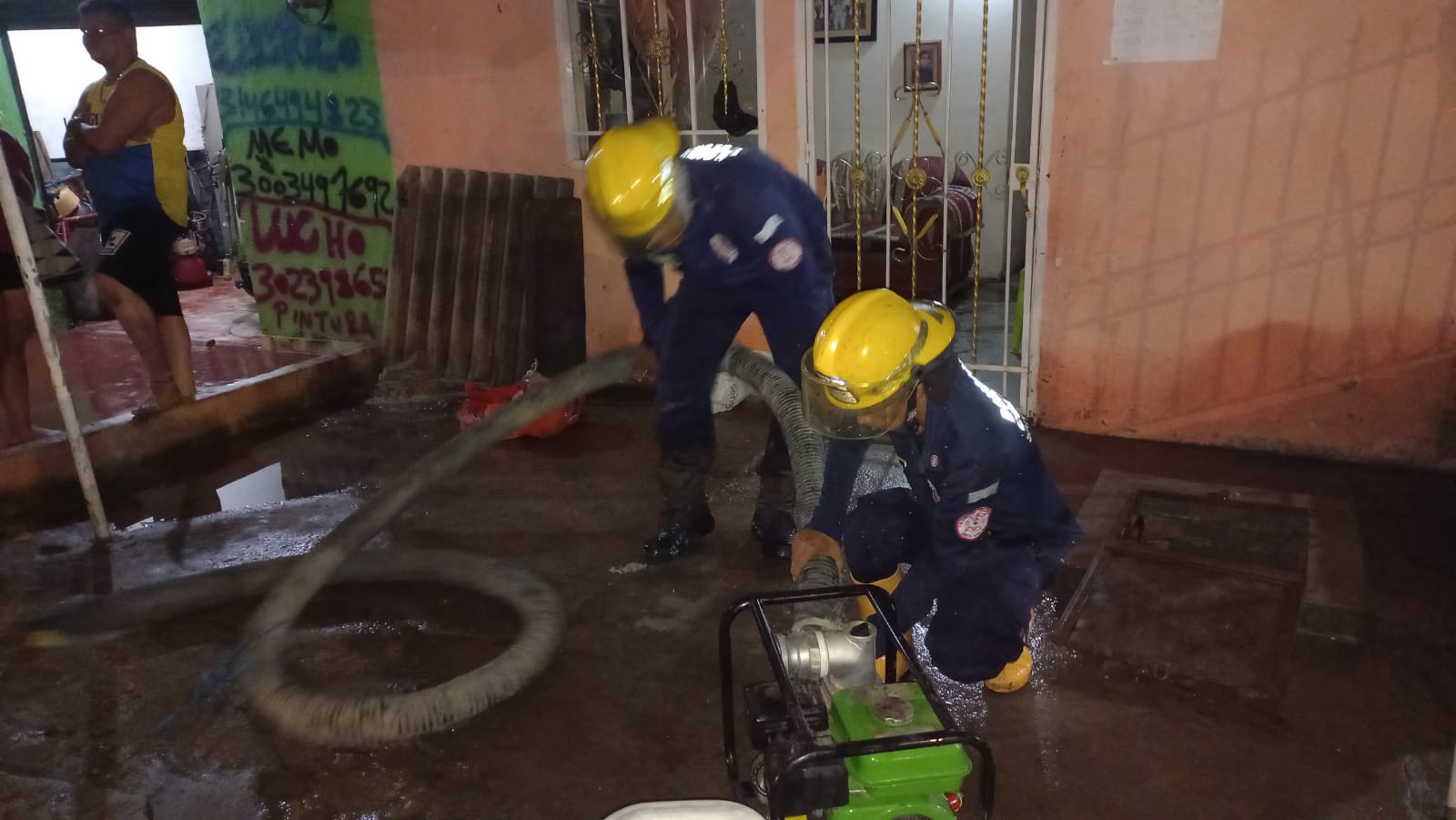 Alcaldía atiende emergencia por lluvias en Santa Marta