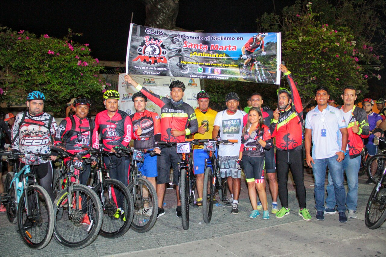 Primer gran ciclopaseo nocturno del 2017 en la ciudad de Santa Marta. 