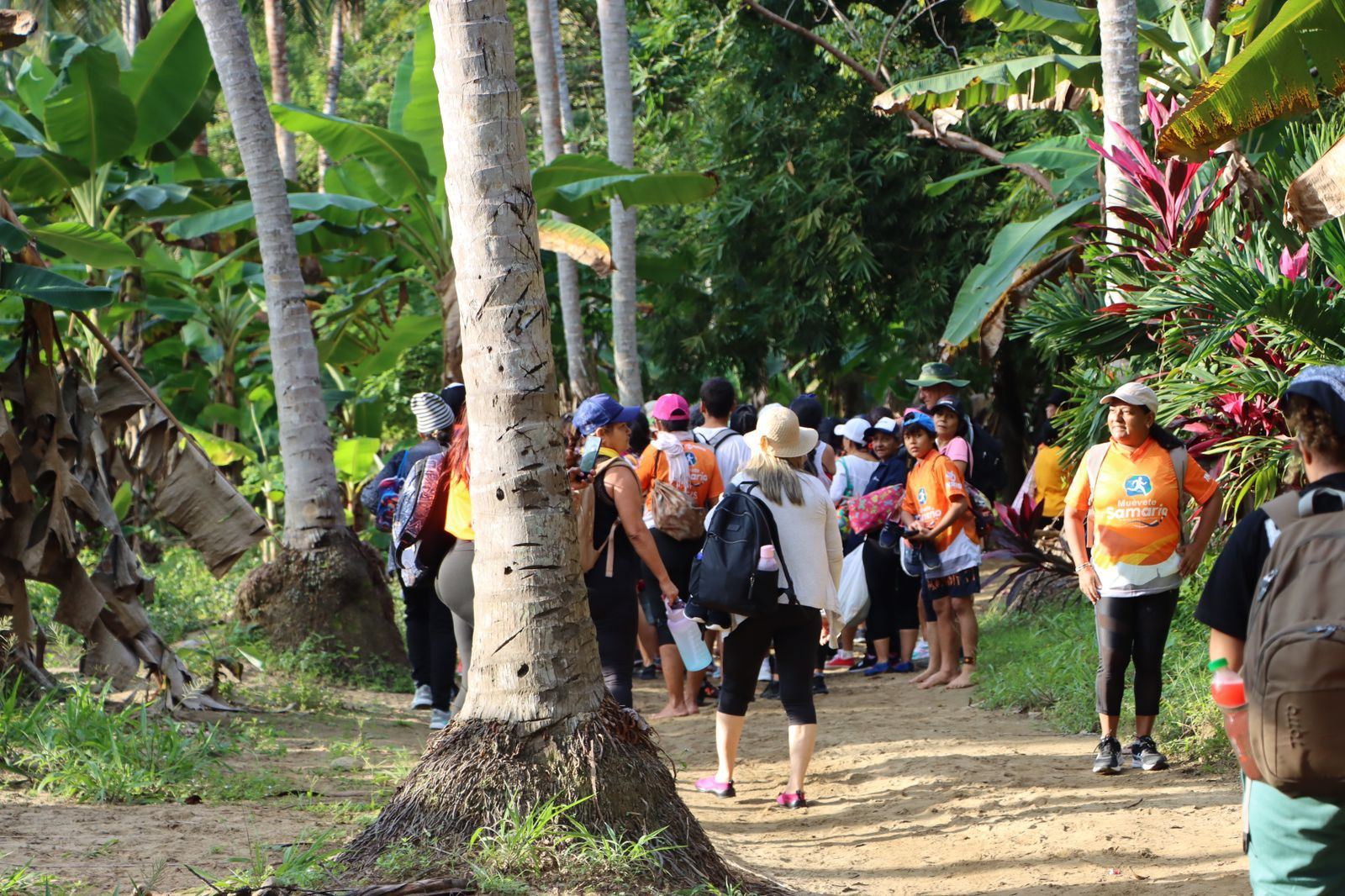 Más de 300 personas participaron en la Ecocaminata de fin de año 2022