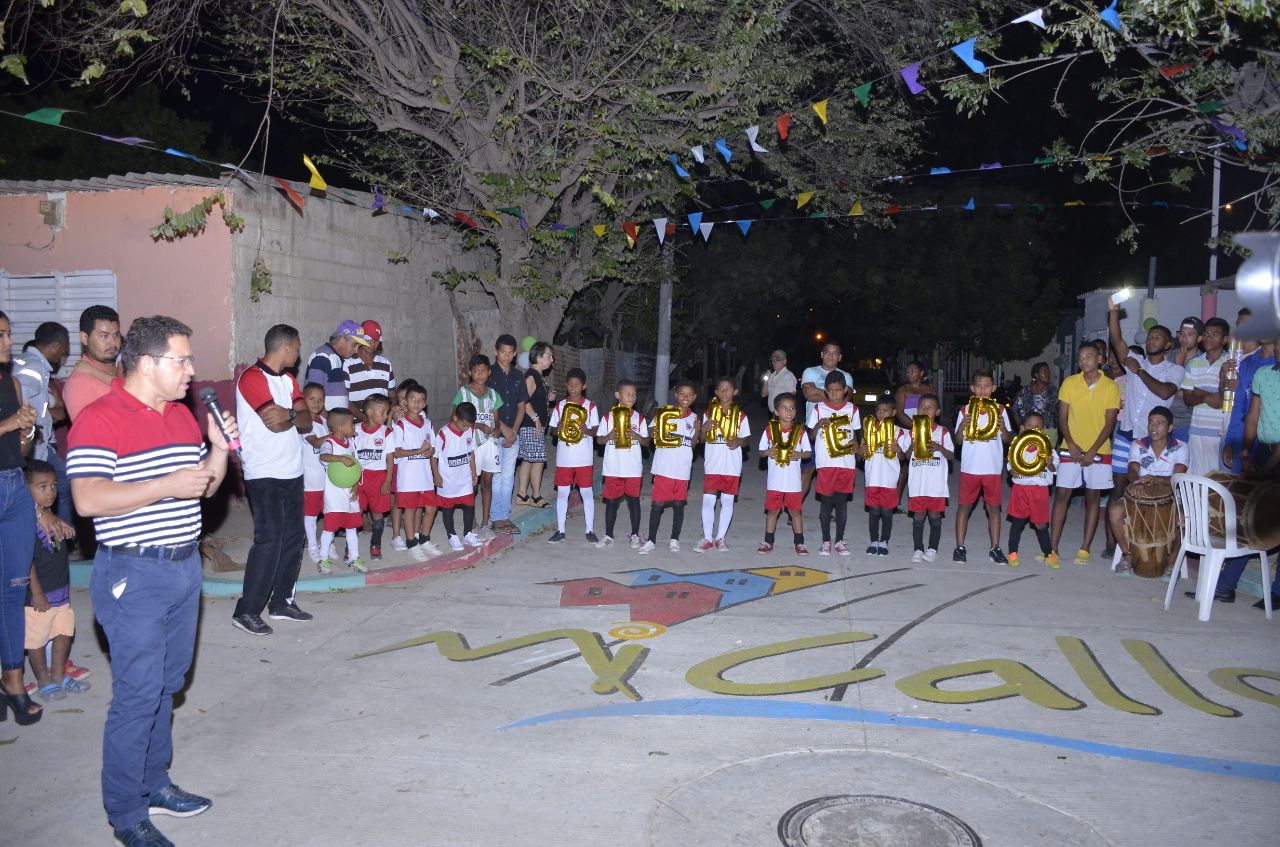 Alcalde Martínez hizo entrega de calles pavimentadas en Ondas del Caribe y Junín Alcalde Martínez hizo entrega de calles pavimentadas en Ondas del Caribe y Junín