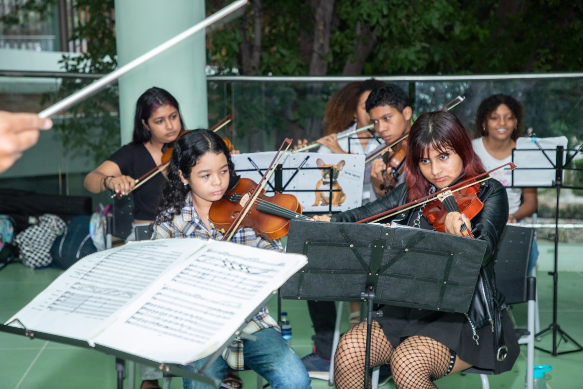 En más de 80 sedes, Alcaldía oferta programas de formación artística para niños, niñas y adolescentes