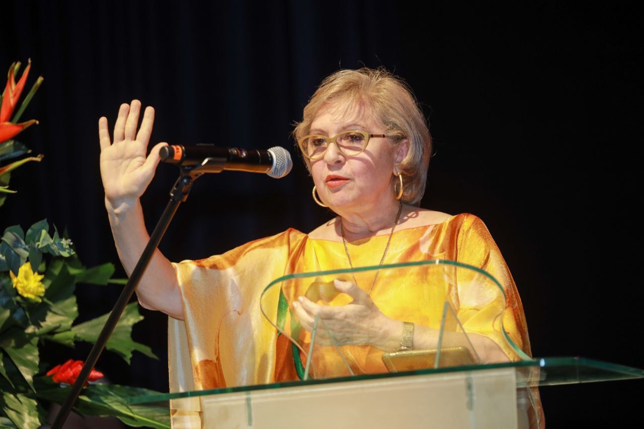 Alcaldesa Virna Johnson firmó alianza con la academia para la implementación de la cátedra UNESCO de prevención de violencia contra la mujer