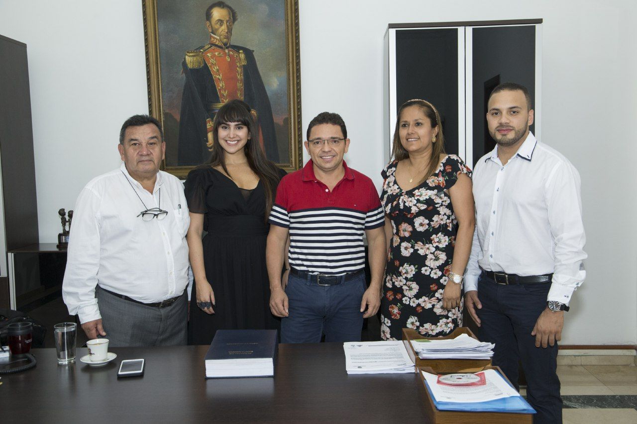 Alcalde Martínez posesiona a 4 nuevos funcionarios del gabinete distrital Alcalde Martínez posesiona a 4 nuevos funcionarios del gabinete distrital