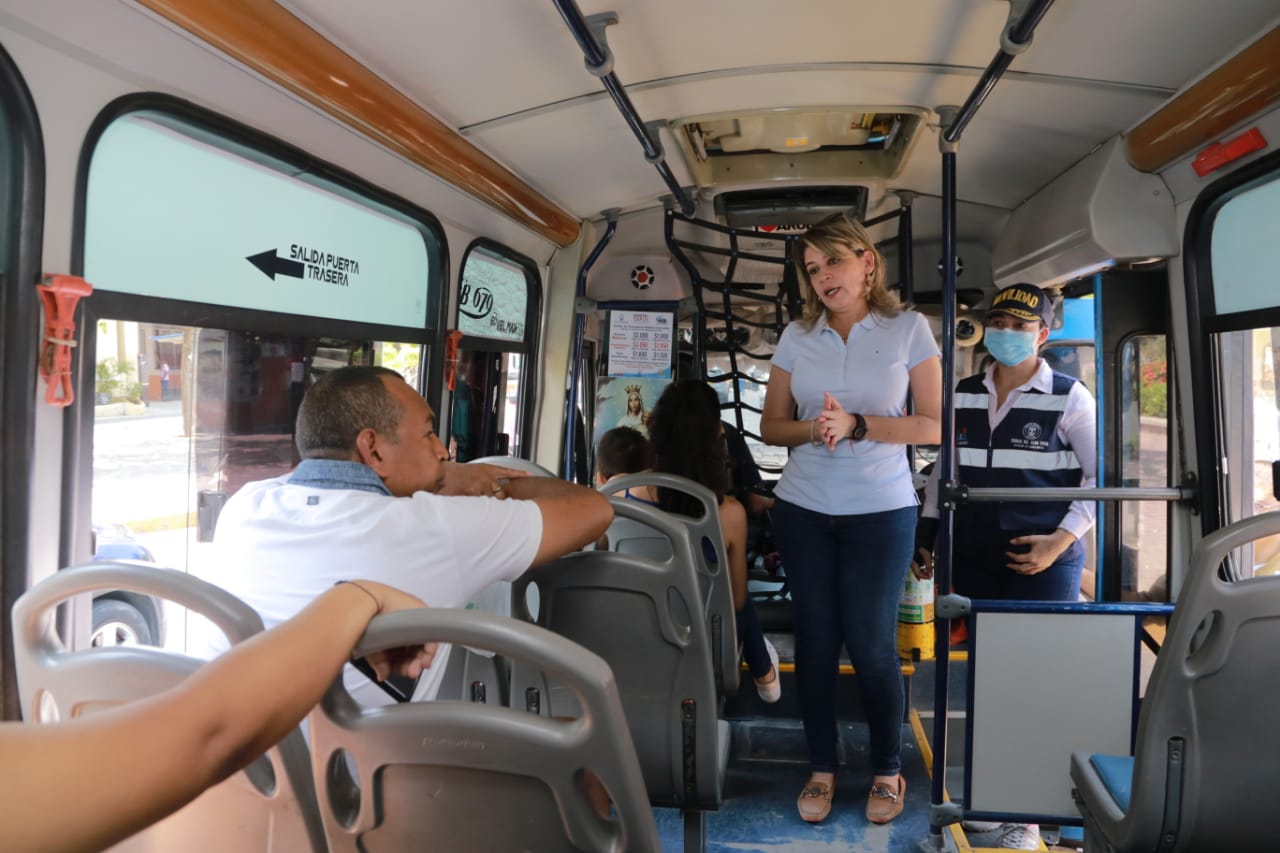 Alcaldesa supervisa que samarios y turistas cumplan con las medidas de prevención del Covid -19 Alcaldesa supervisa que samarios y turistas cumplan con las medidas de prevención del Covid -19