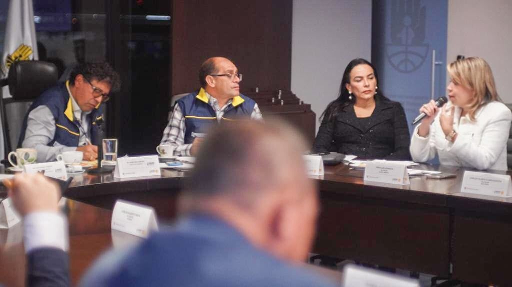 Alcaldesa Virna Johnson gestiona ante la UNGRD proyectos para solucionar afectaciones en Playa Salguero, Buritaca y Cerro Ancón