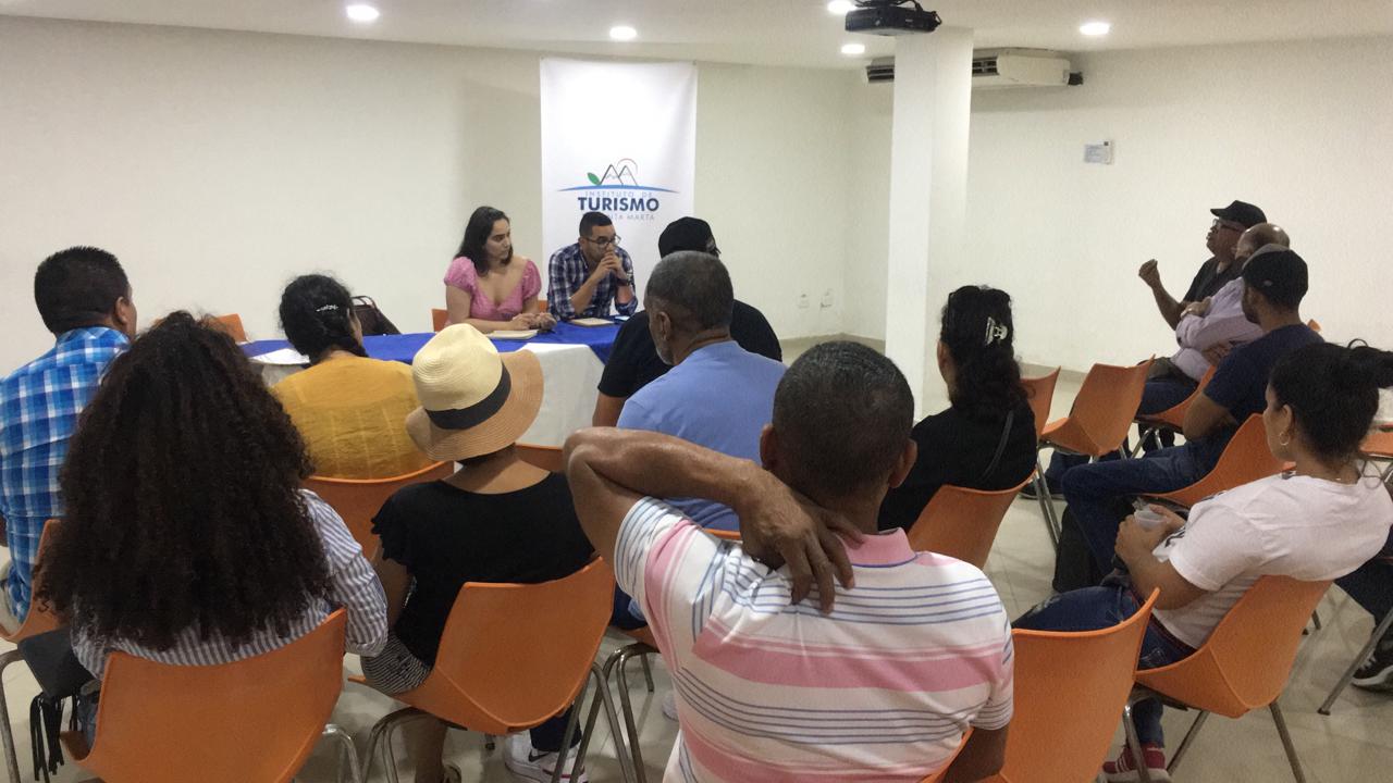 Alcaldía de Santa Marta mete en cintura a 'chivas rumberas' y operadores de transporte ilegal