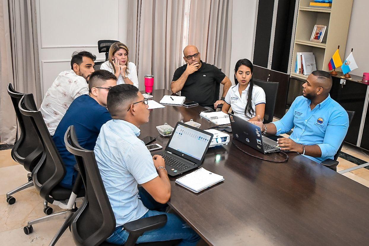 Alcaldía y transportadores del TPC acordaron suspender temporalmente el ajuste a la tarifa de buses