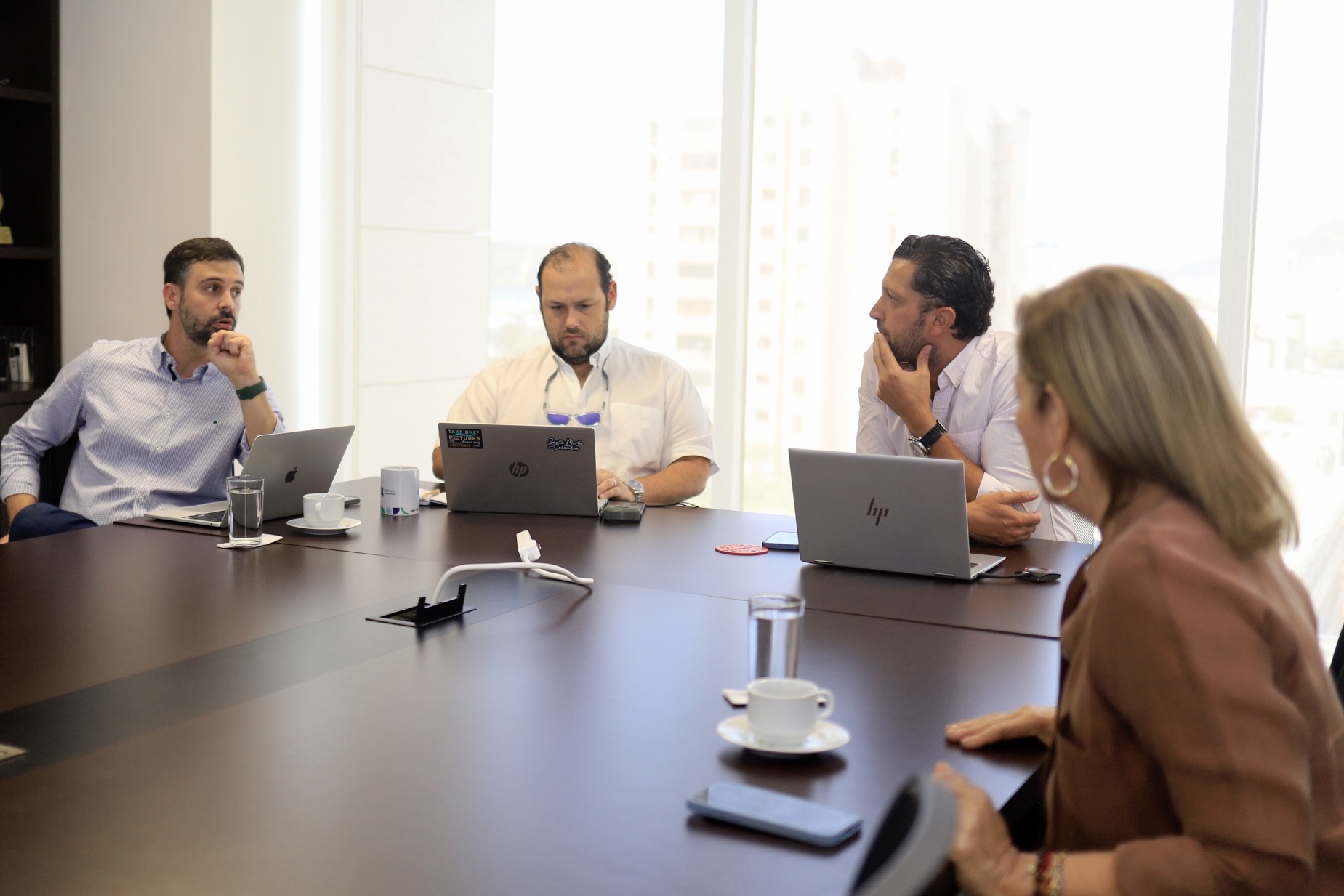 Secretaría de Desarrollo Económico y Competitividad y gremios de la ciudad impulsan agenda para el fortalecimiento empresarial     