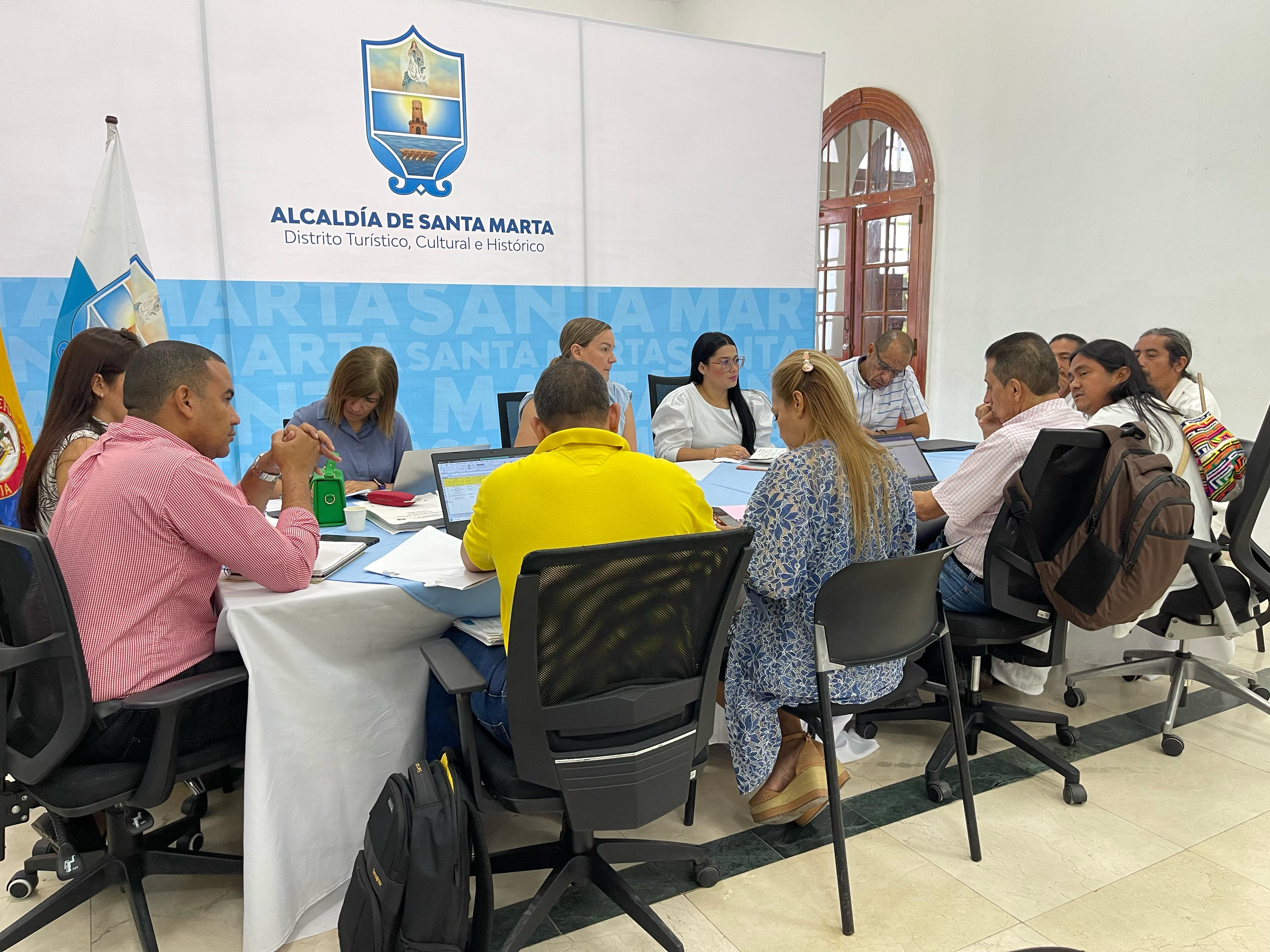 Secretaría de Educación Distrital preside mesa de trabajo para definir lineamientos de atención a población indígena 