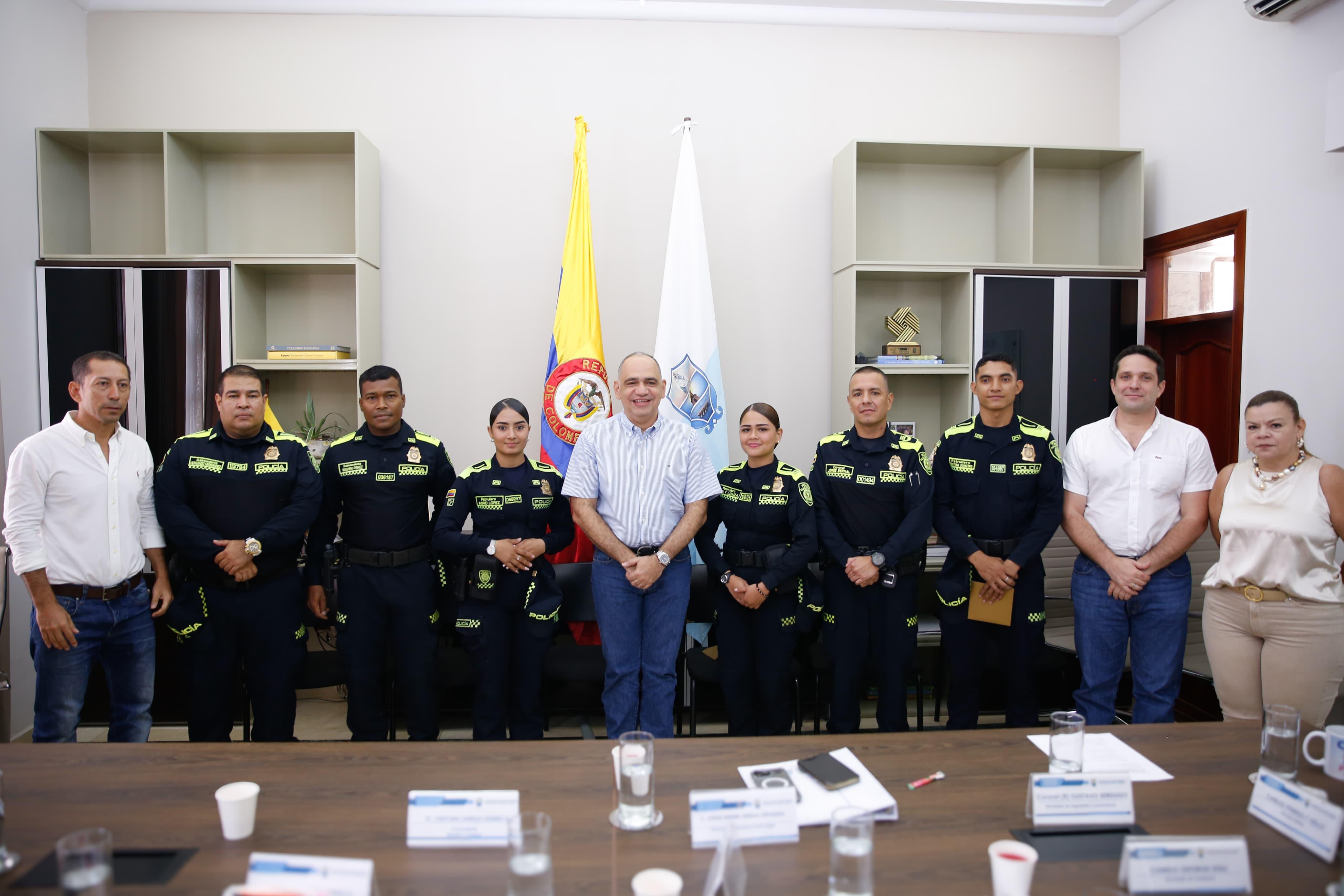 Alcalde Carlos Pinedo Cuello anuncia acciones contundentes para recuperar la seguridad en la ciudad Alcalde Carlos Pinedo Cuello anuncia acciones contundentes para recuperar la seguridad en la ciudad