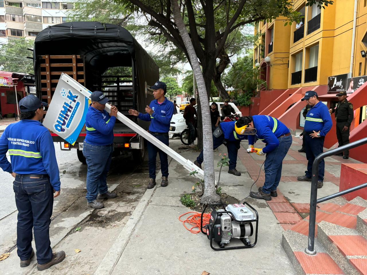  Alcaldía distrital recupera bienes de uso público en El Rodadero   