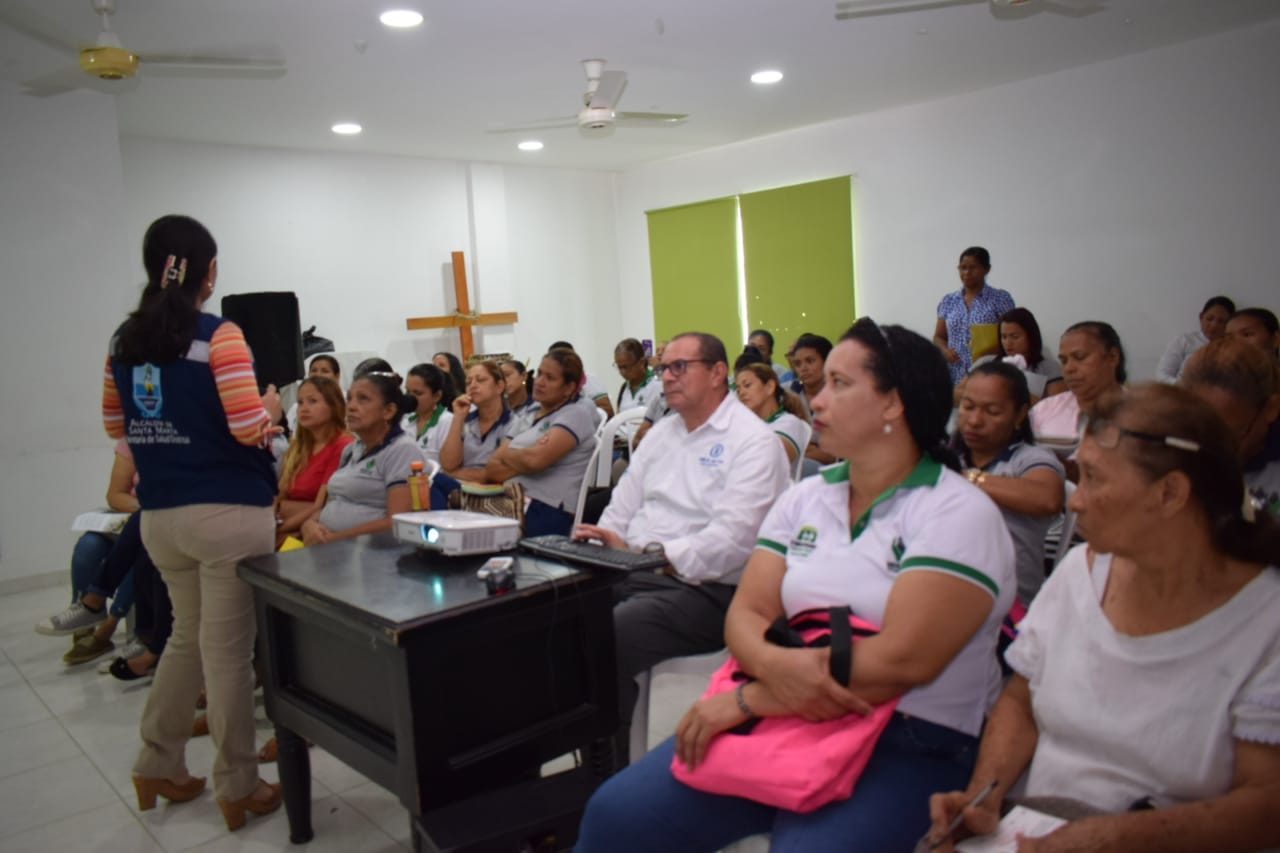 Distrito brinda capacitaciones a gremios en distintos programas de salud pública