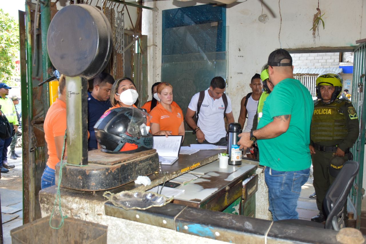 Autoridades suspenden 8 ‘chiveras’ por no contar con documentación exigida en el Código de Convivencia Ciudadana