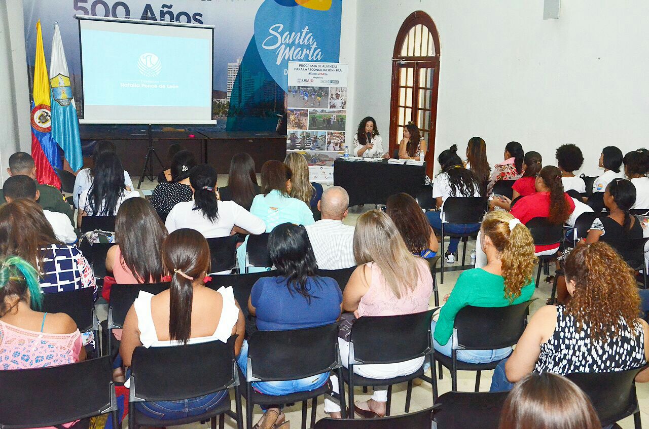 Alcaldía participó del conversatorio ‘La Vida Renace’ con Natalia Ponce de León Alcaldía participó del conversatorio ‘La Vida Renace’ con Natalia Ponce de León