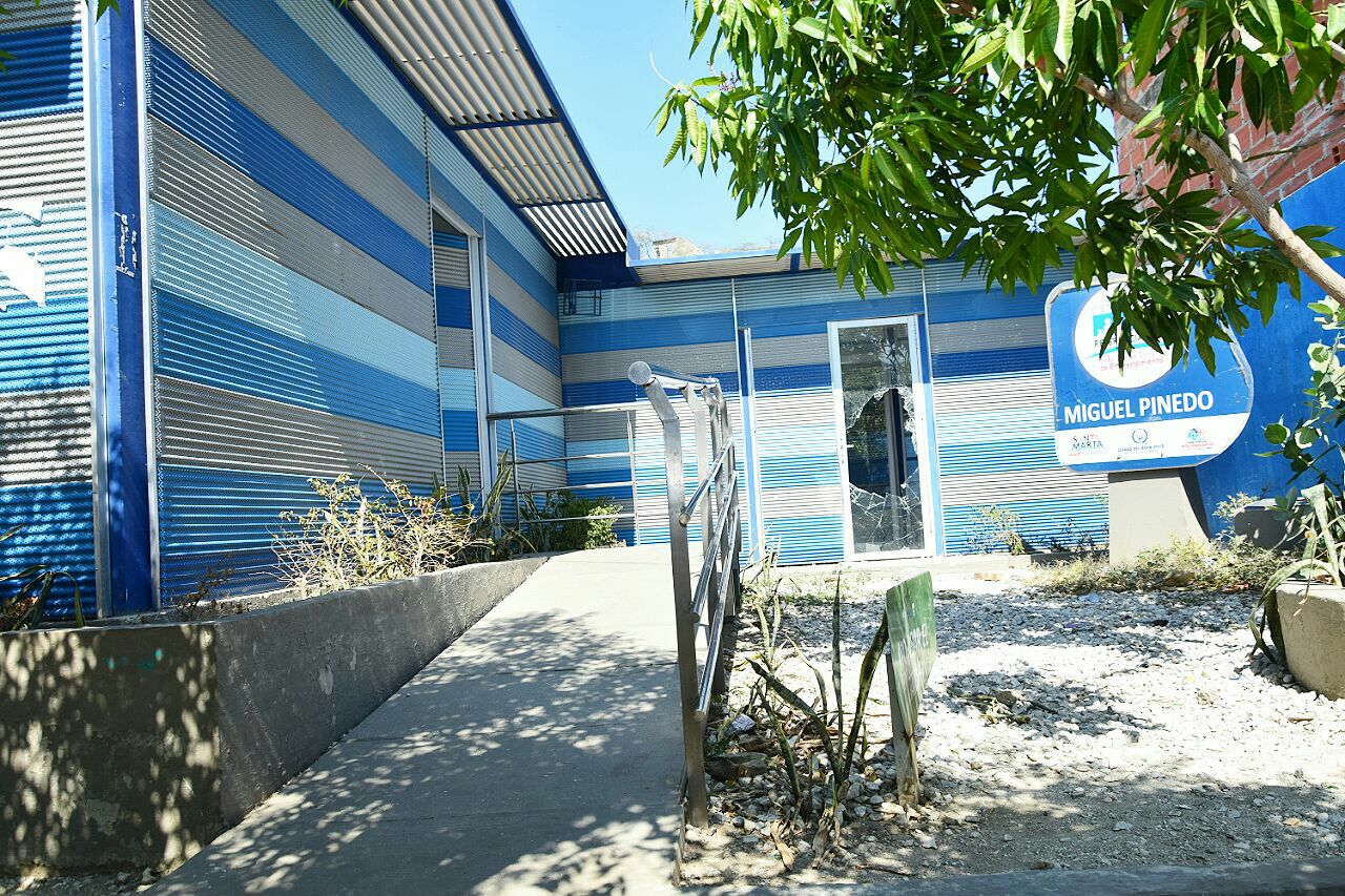 Distrito rechaza actos vandálicos en Centro de Referenciación de Miguel Pinedo Distrito rechaza actos vandálicos en Centro de Referenciación de Miguel Pinedo