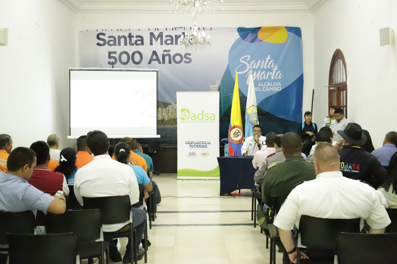 Vuelve la Carrera 5K contra el plástico con inscripciones a partir de este martes en 4 parques de la ciudad Vuelve la Carrera 5K contra el plástico con inscripciones a partir de este martes en 4 parques de la ciudad