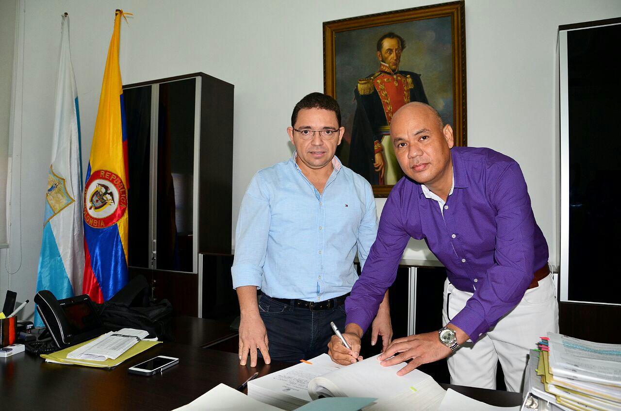 EL ALCALDE RAFAEL MARTÍNEZ Y EL SECRETARIO DE EDUCACIÓN DISTRITAL JULIO AGUILAR