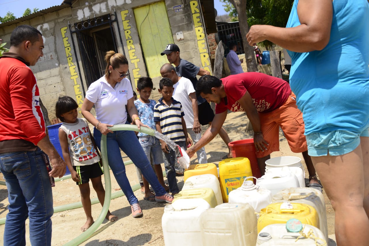 Essmar ha beneficiado a más de 67 mil familias con el suministro de agua en carro-tanques Essmar ha beneficiado a más de 67 mil familias con el suministro de agua en carro-tanques