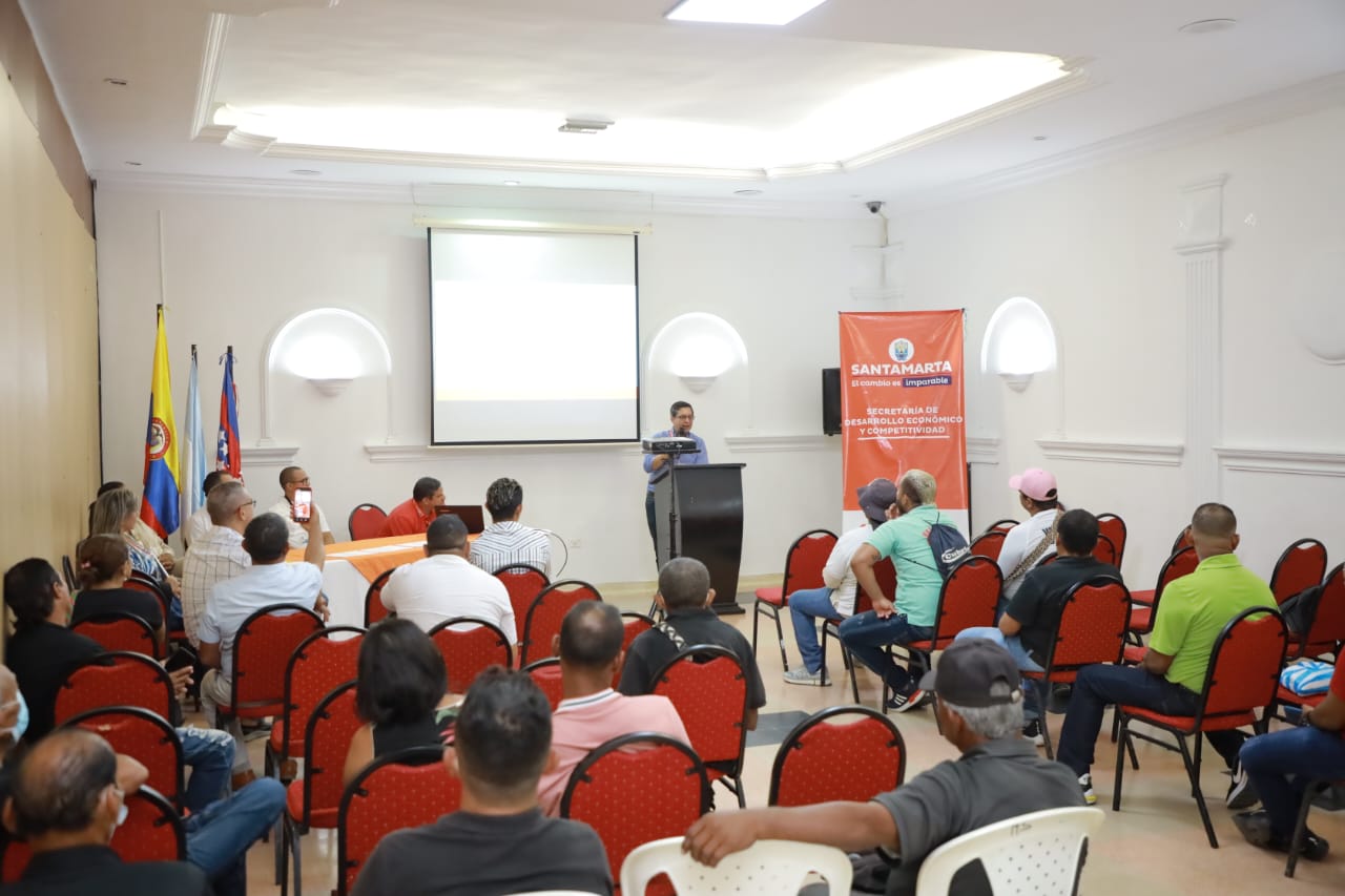 Alcaldía y SENA certificaron en atención y servicio al cliente a operadores turísticos de El Rodadero