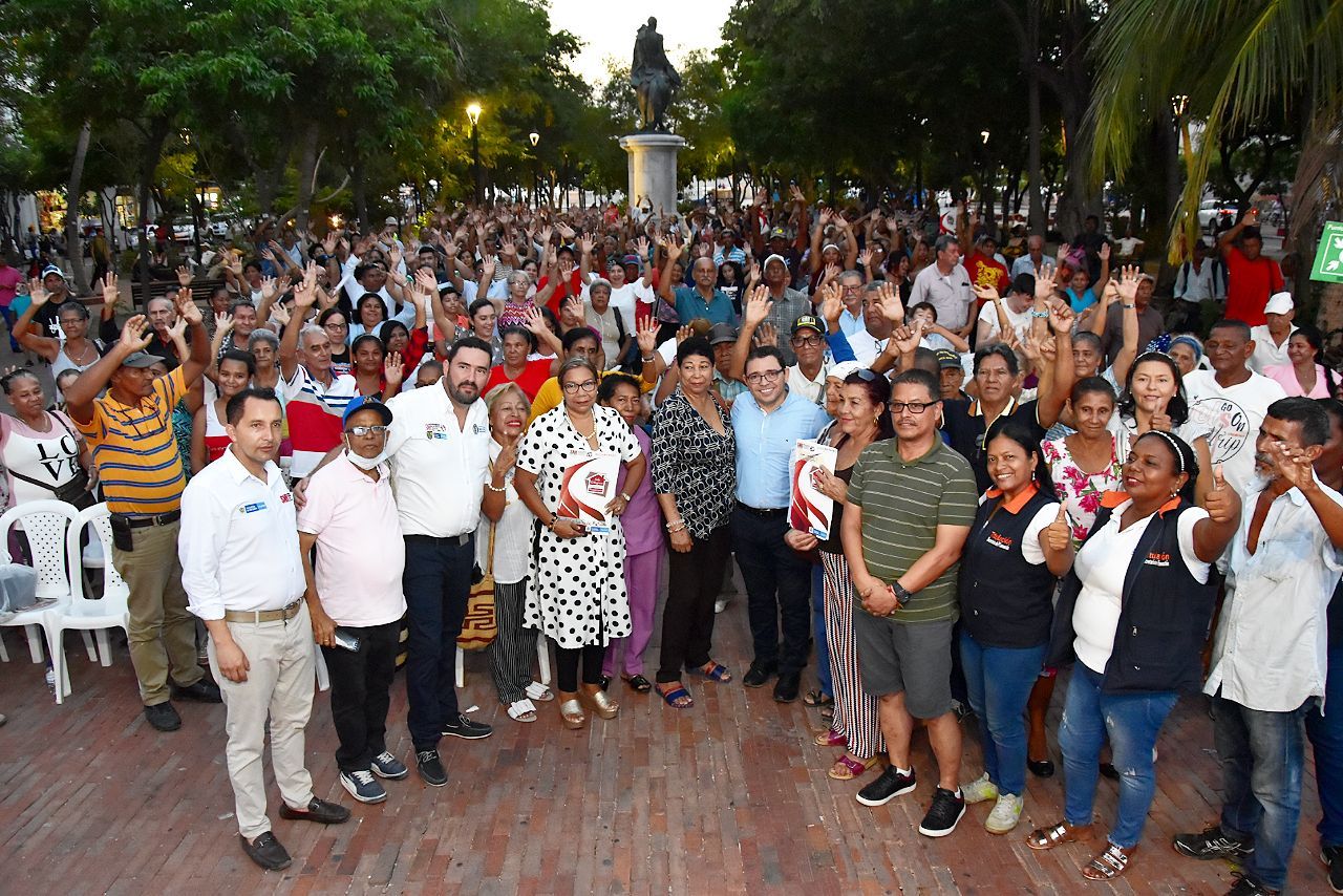 La entrega de títulos no se detiene: Alcalde Martínez entregó cuatrocientos nuevos títulos de propiedad La entrega de títulos no se detiene: Alcalde Martínez entregó cuatrocientos nuevos títulos de propiedad