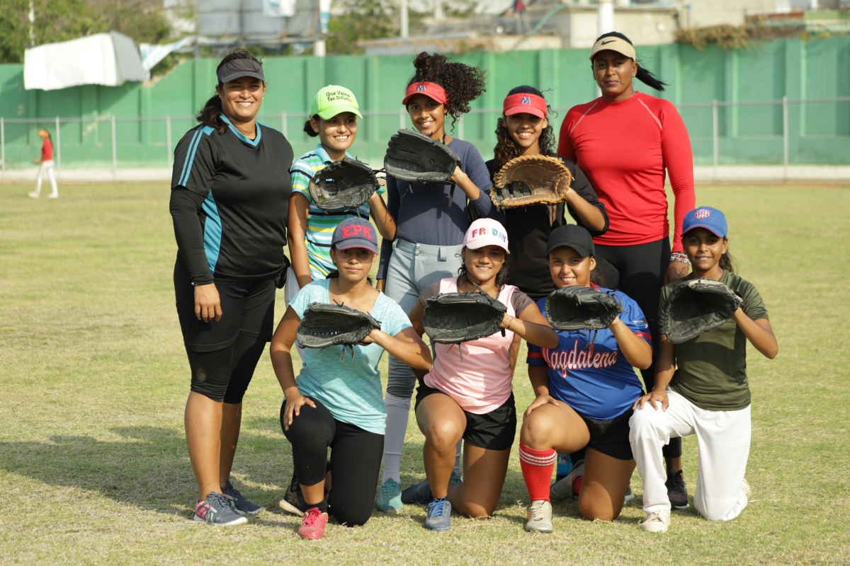 Escuelas Populares del Deporte germinan sus primeras semillas en softbol Escuelas Populares del Deporte germinan sus primeras semillas en softbol