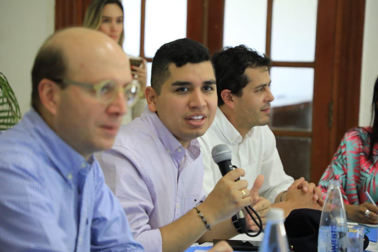 Alcaldía y Minvivienda desarrollaron plan de trabajo en Santa Marta para solucionar crisis de agua