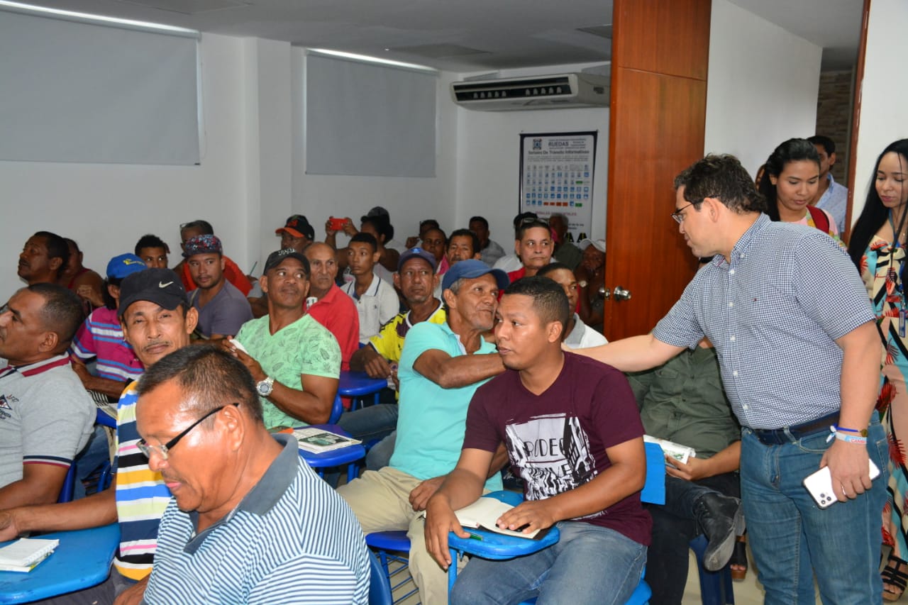 48 beneficiados del Programa de Sustitución de vehículos de Tracción Animal iniciaron curso de conducción
