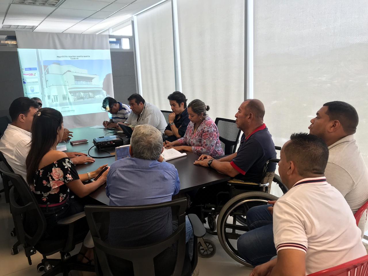 Vendedores informales de los alrededores del Teatro Santa Marta serán reubicados transitoriamente Vendedores informales de los alrededores del Teatro Santa Marta serán reubicados transitoriamente