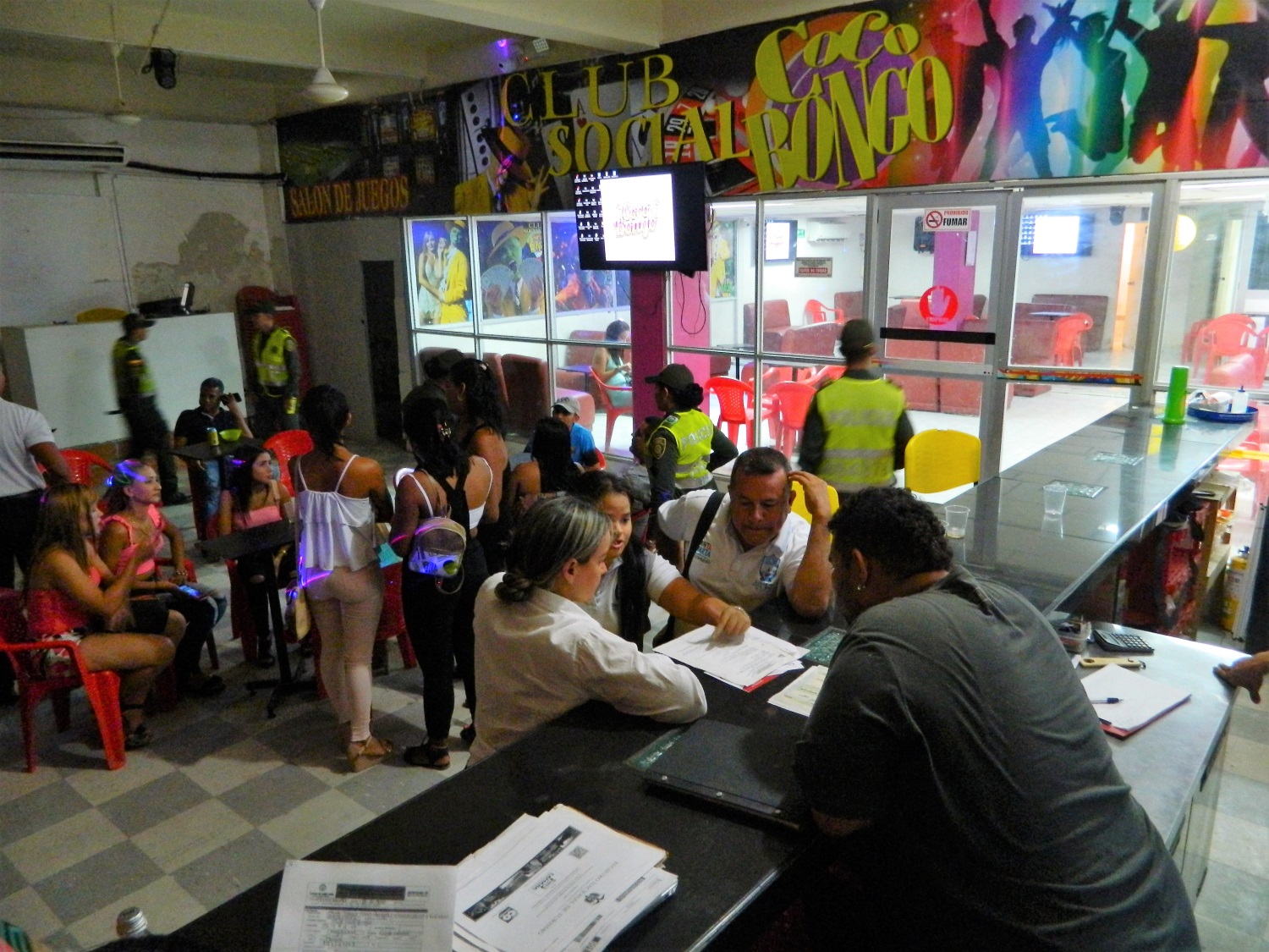 Con 22 trabajadoras sexuales conducidas y suspensión temporal de 4 establecimientos, avanzan operativos en lugares de lenocinio