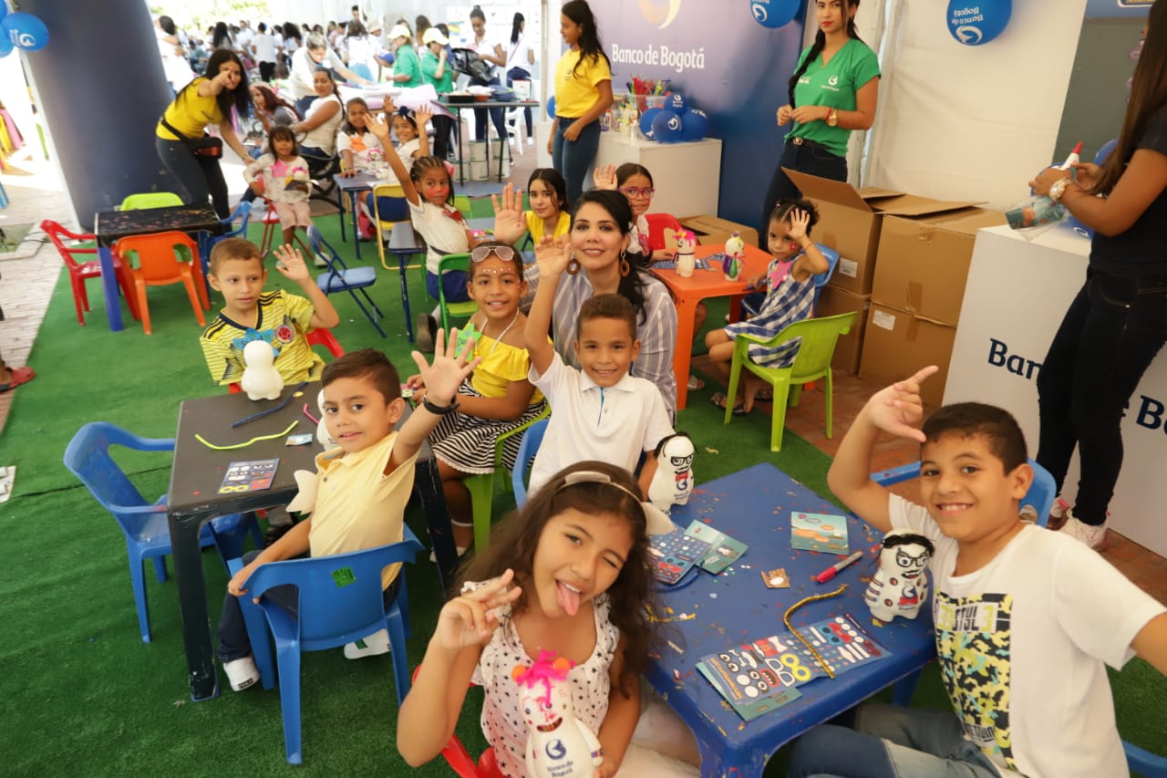 Con pinturas y crayones, los niños dejaron volar su imaginación Con pinturas y crayones, los niños dejaron volar su imaginación