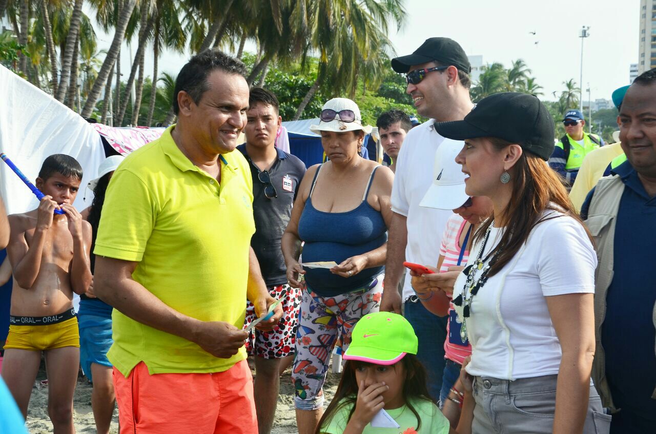 Alcaldesa(e) haciendo recorridos por los diferentes atractivos turísticos de esta capital Alcaldesa(e) haciendo recorridos por los diferentes atractivos turísticos de esta capital