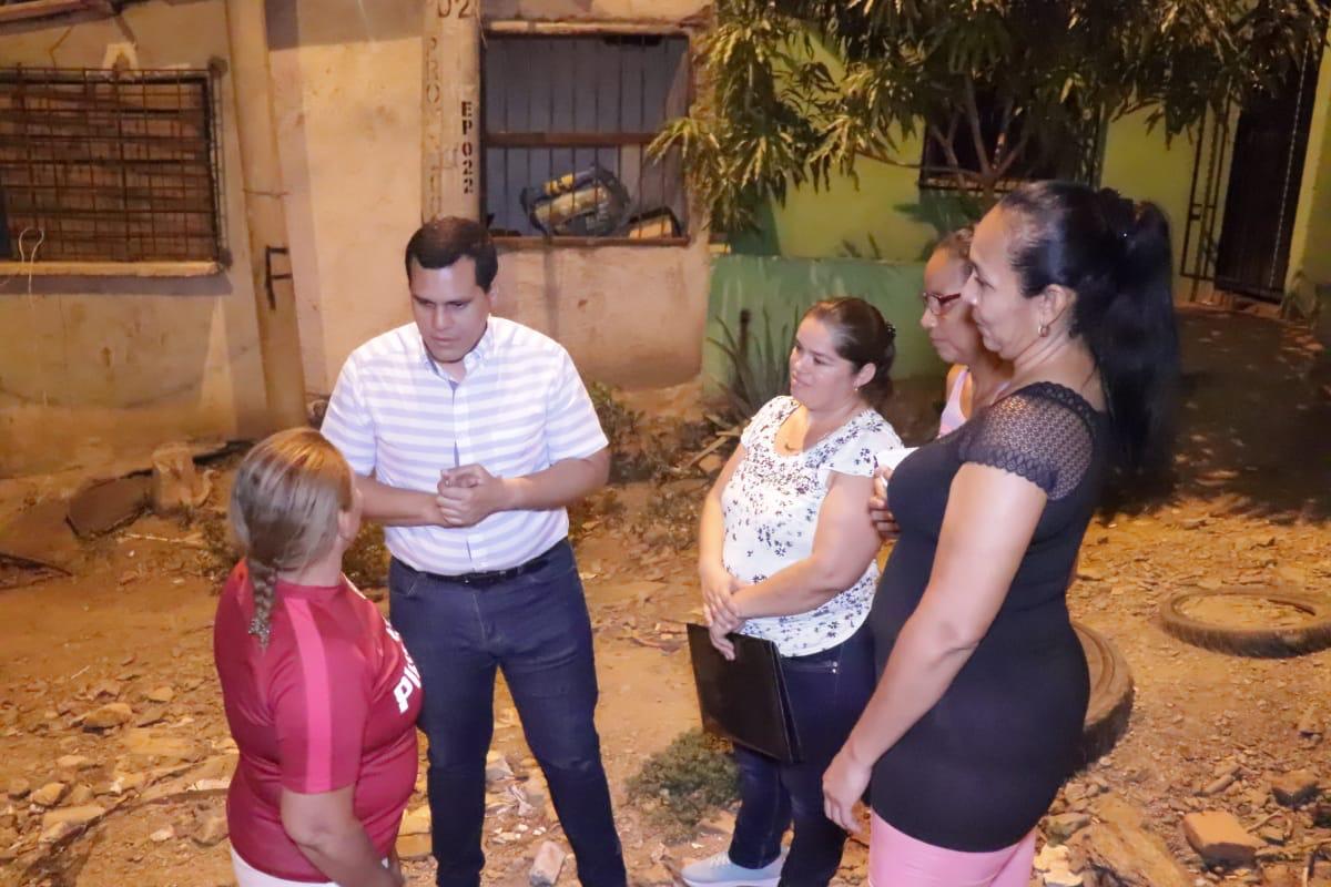 #SecretaríaAlBarrio llegó hasta Altos Delicias para conocer las problemáticas de este sector