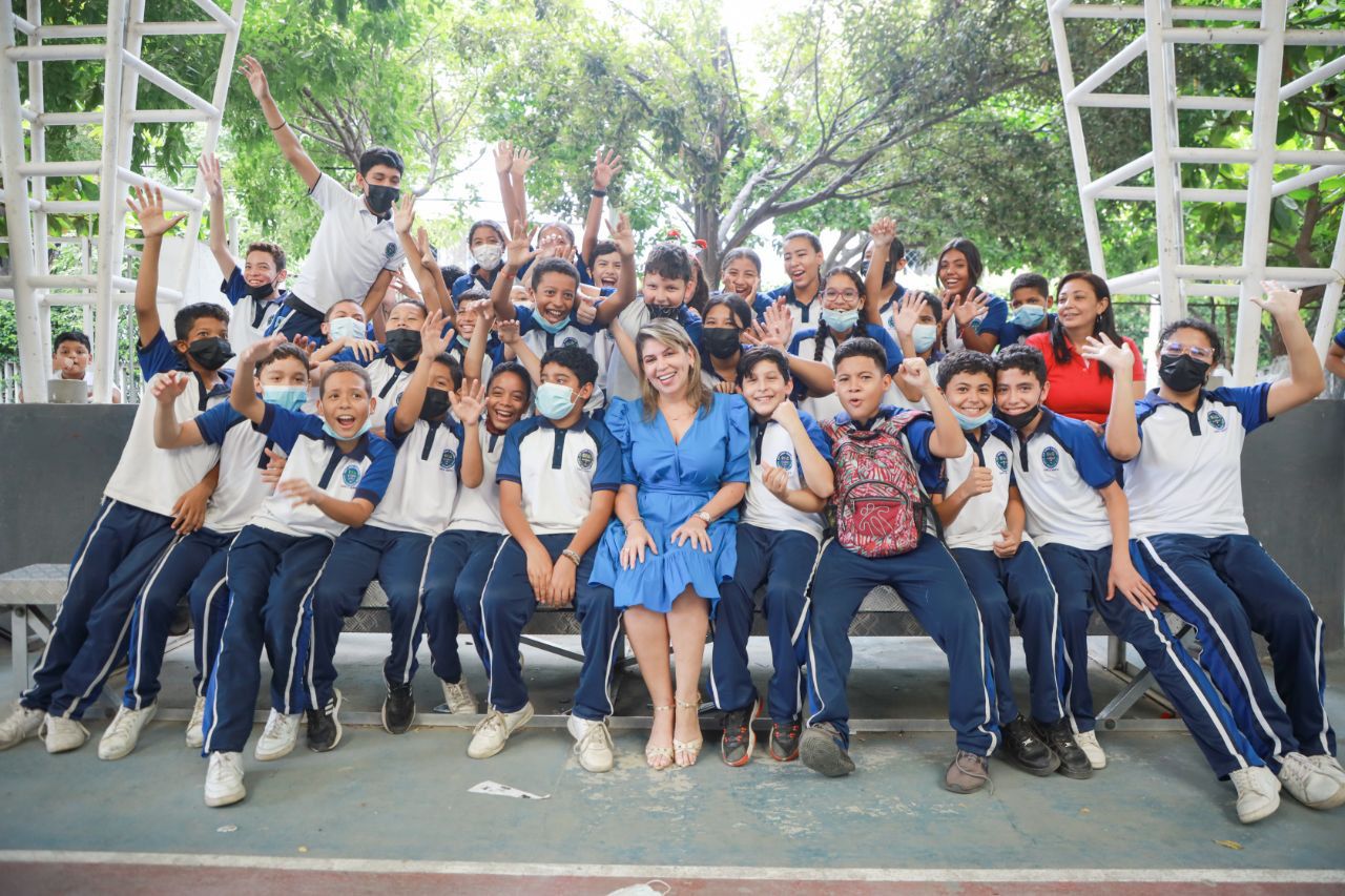 Alcaldía Distrital dota a 70 instituciones educativas con elementos para la atención y prevención del riesgo