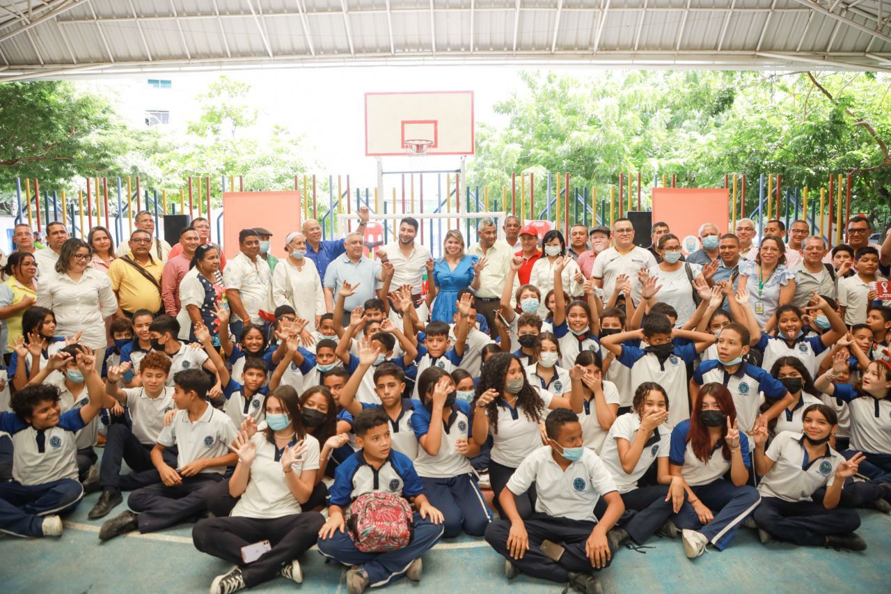 Alcaldía Distrital dota a 70 instituciones educativas con elementos para la atención y prevención del riesgo