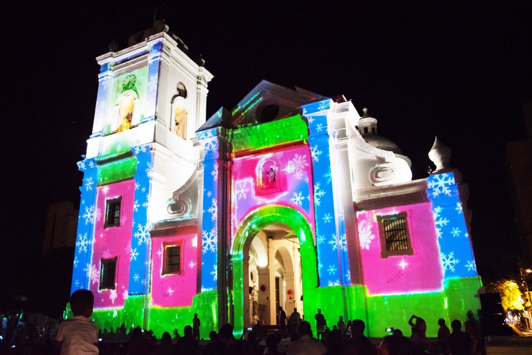 La Catedral se viste de colores con la proyección del Mapping Navideño La Catedral se viste de colores con la proyección del Mapping Navideño