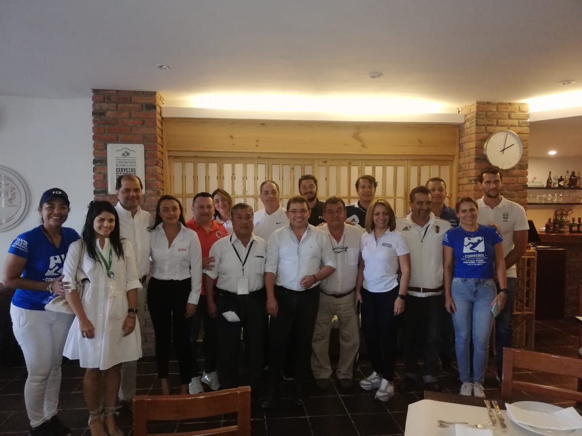 Alcalde Martínez dio bienvenida a delegados de selecciones, dignatarios de Conmebol, FCF e hizo el saque de honor Colombia - Venezuela Alcalde Martínez dio bienvenida a delegados de selecciones, dignatarios de Conmebol, FCF e hizo el saque de honor Colombia - Venezuela