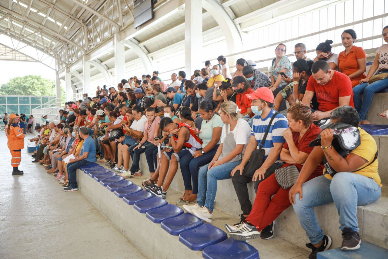 Distrito entregó mil ayudas humanitarias a las familias afectadas por la ola invernal