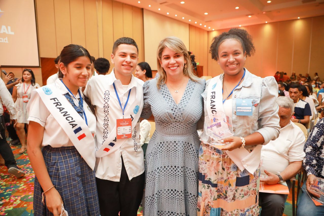 La alcaldesa Virna Johnson presentó los proyectos con los que revolucionará la política Educativa de Santa Marta