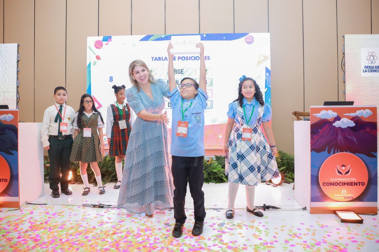 La alcaldesa Virna Johnson presentó los proyectos con los que revolucionará la política Educativa de Santa Marta