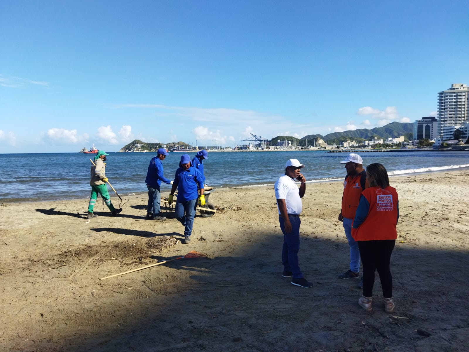 Alcaldía de Santa Marta y Guardianes del Río adecuaron la playa de Los Cocos