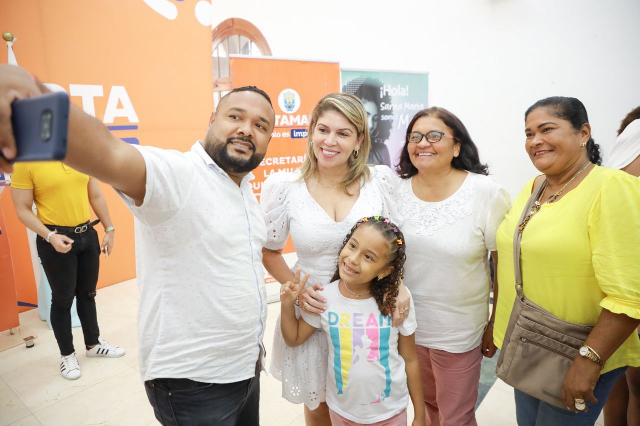 Alcaldesa Virna Johnson