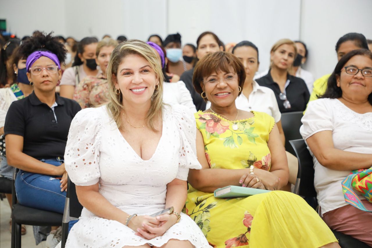 Alcaldesa Virna Johnson