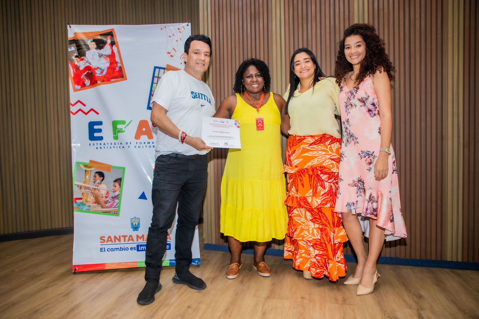 Alcaldía certificó a 30 emprendedores en ‘Creación de marca, finanzas, marketing digital y redes sociales’