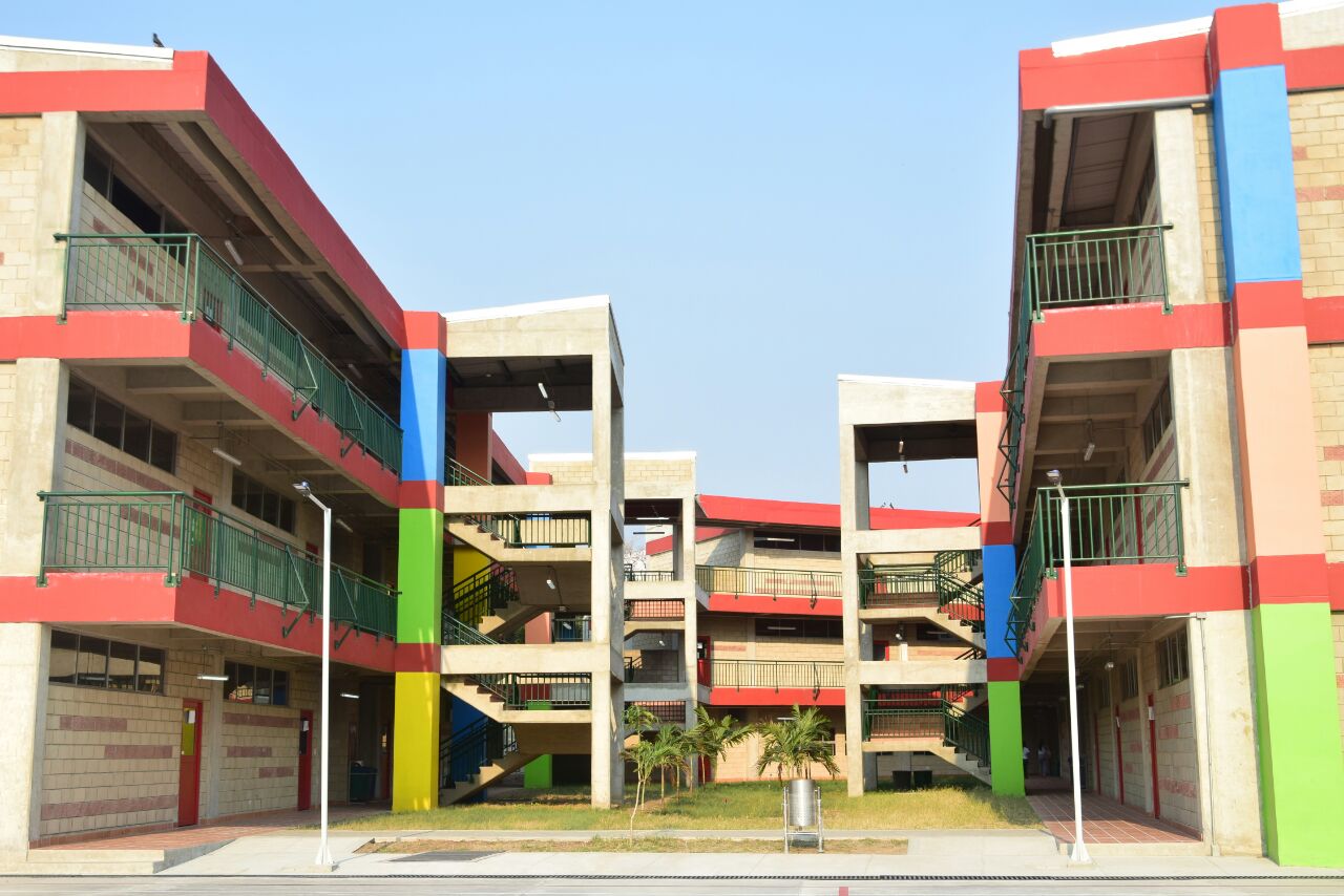 Secretaría de Educación activó ruta de atención ante intento de agresión de una madre de familia hacia una docente Secretaría de Educación activó ruta de atención ante intento de agresión de una madre de familia hacia una docente