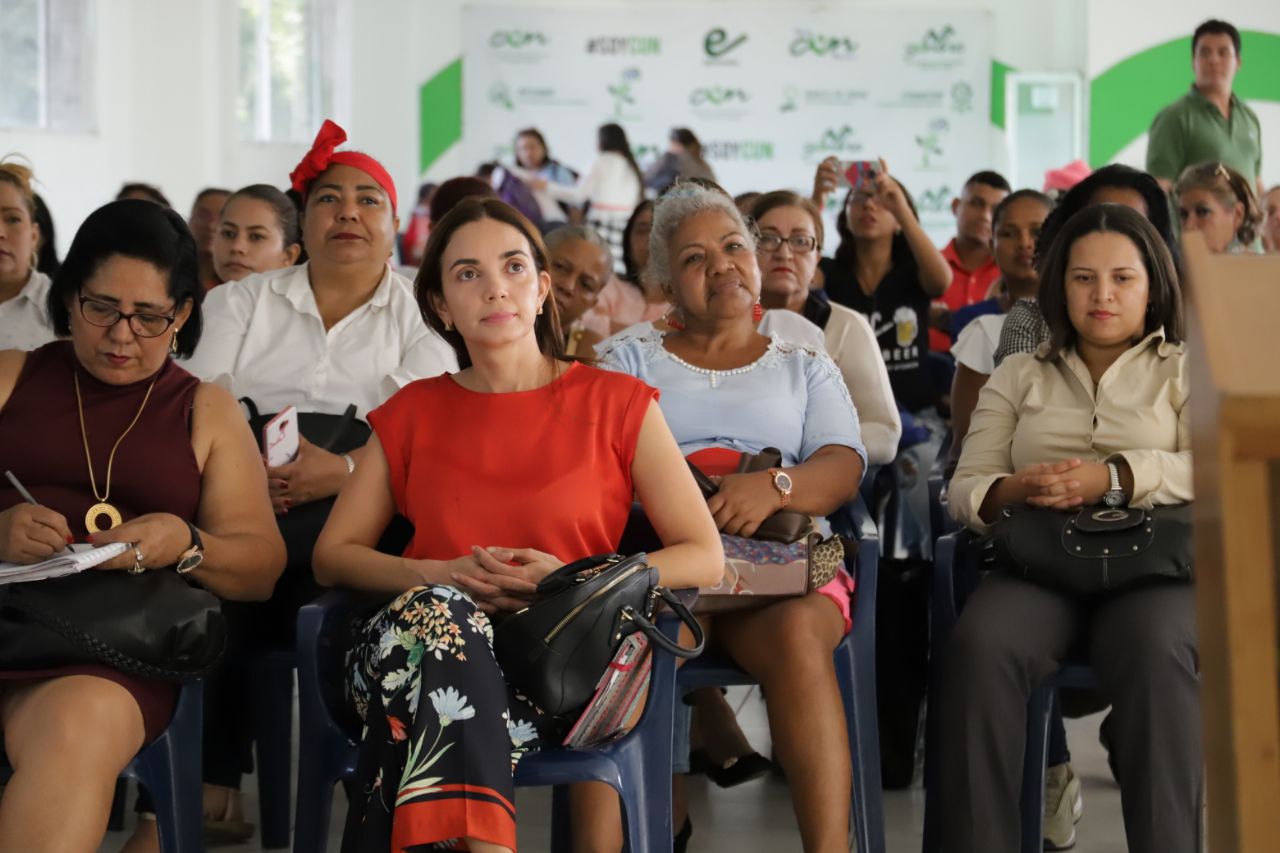 Alcaldía de Santa Marta capacitó a 60 mujeres en emprendimiento y liderazgo transformacional