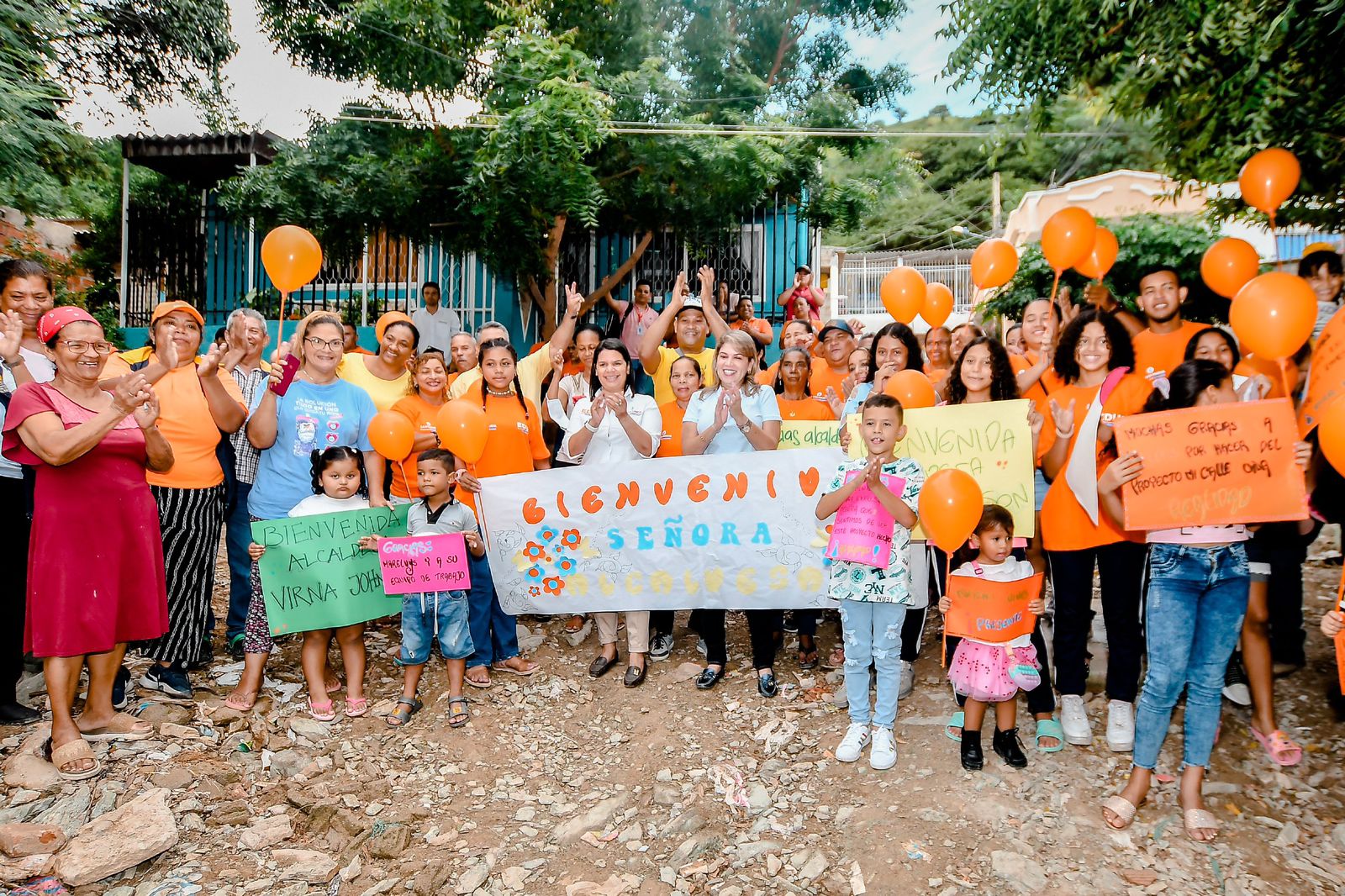 Alcaldesa Virna Johnson dio inicio a las obras de pavimentación en Nacho Vives Alcaldesa Virna Johnson dio inicio a las obras de pavimentación en Nacho Vives