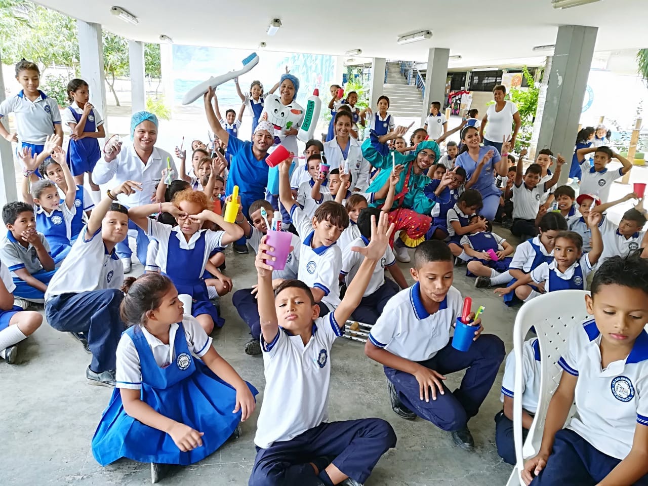 200 estudiantes beneficiados en jornada de salud oral 200 estudiantes beneficiados en jornada de salud oral